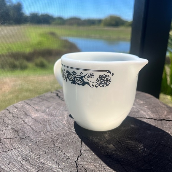 Corelle Corning Pyrex Glass Old Town Blue Onion Creamer 5 ounce Vintage USA - Picture 3 of 10